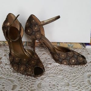 Valerie Stevens beaded peep toe pumps size 7
